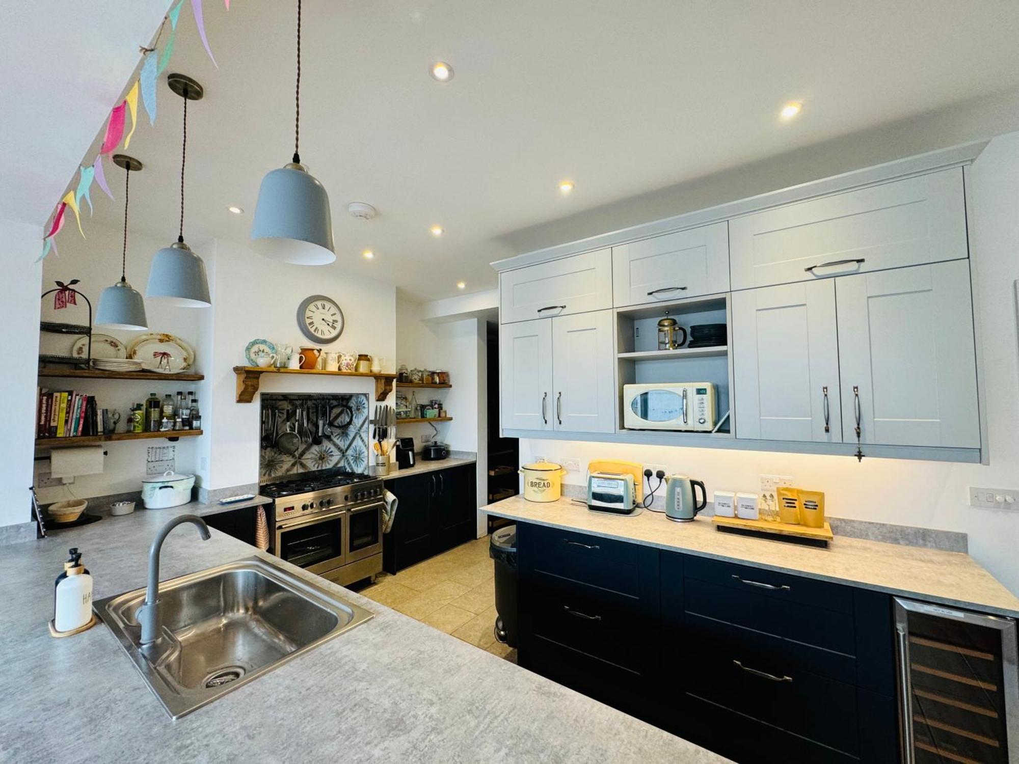 Totterdown'S Modern & Vintage Inspired Home Bristol Exterior photo
