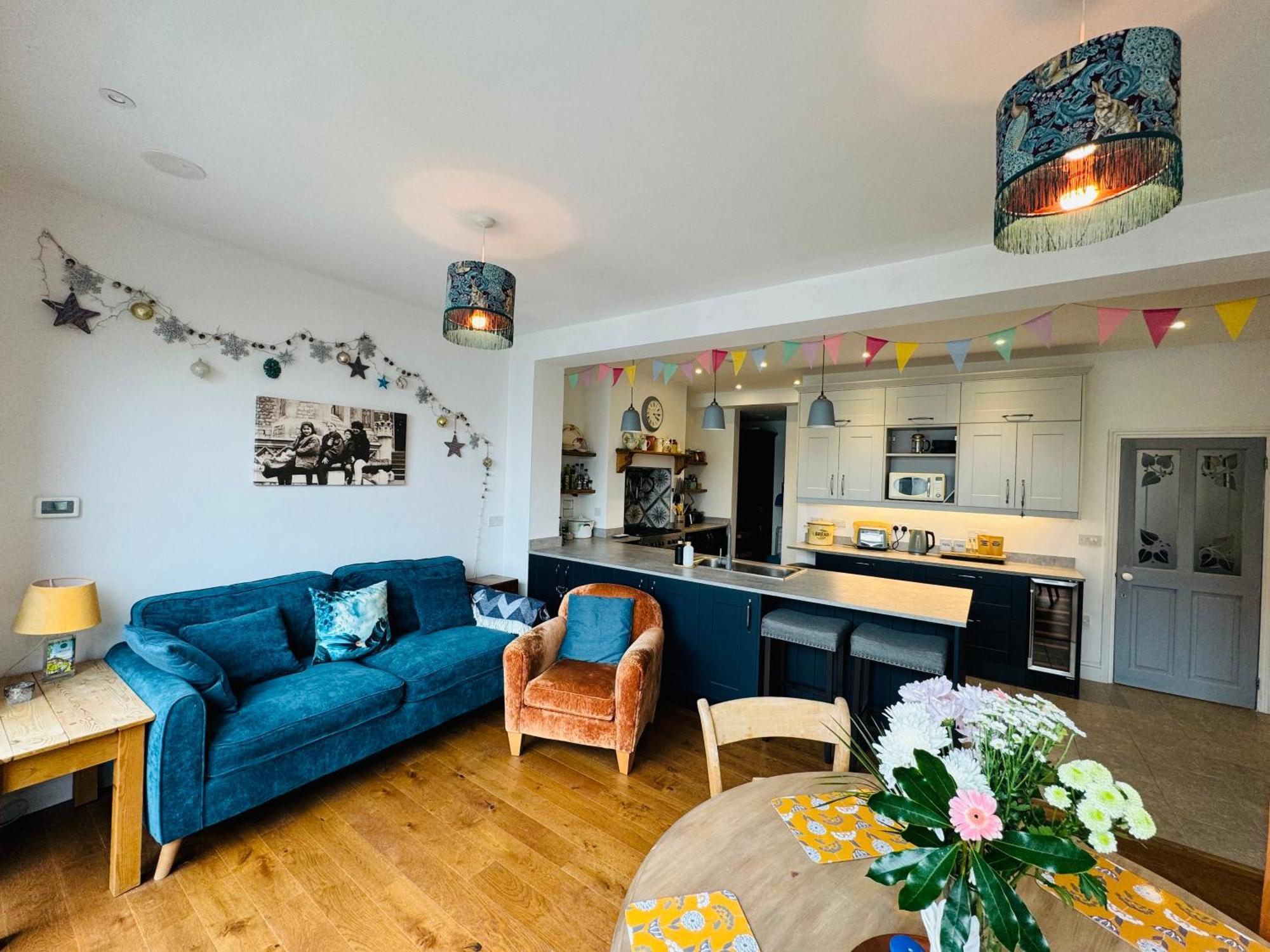 Totterdown'S Modern & Vintage Inspired Home Bristol Exterior photo