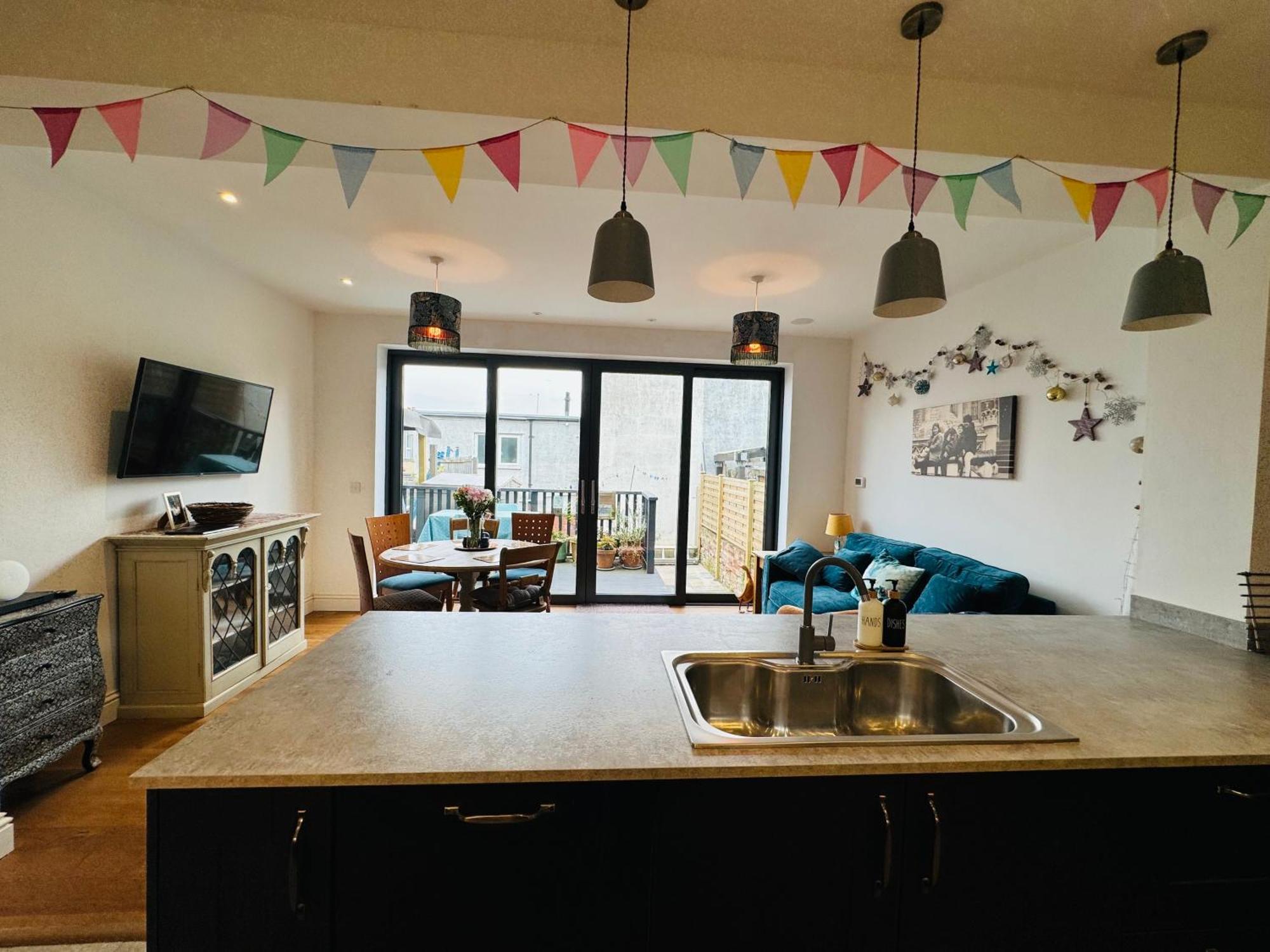Totterdown'S Modern & Vintage Inspired Home Bristol Exterior photo