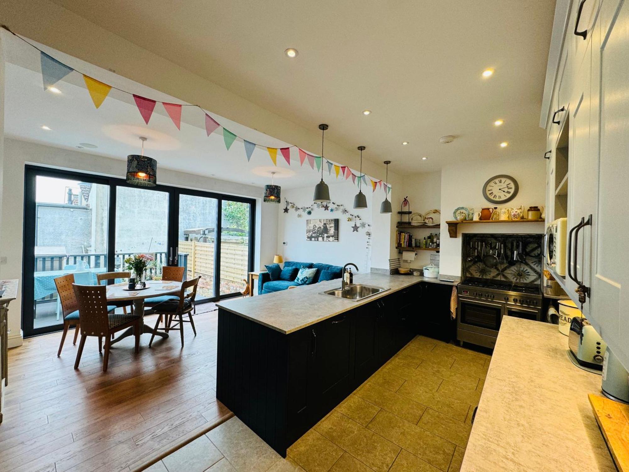 Totterdown'S Modern & Vintage Inspired Home Bristol Exterior photo